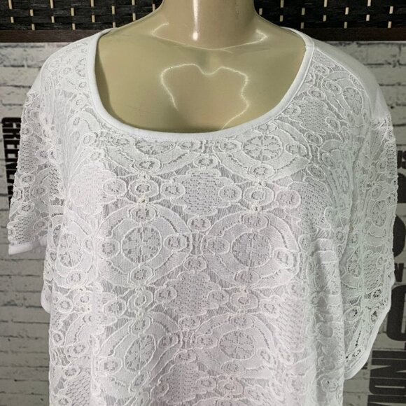 89th & Madison 2X White Lace Lined Scoop Neck Top - Picture 2 of 6